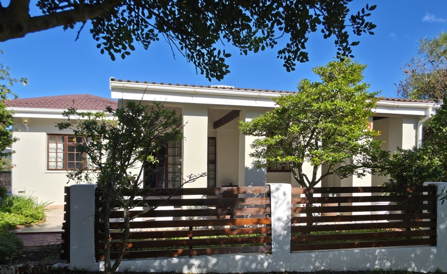 4 Bedroom Property for Sale in Paradise Beach Eastern Cape